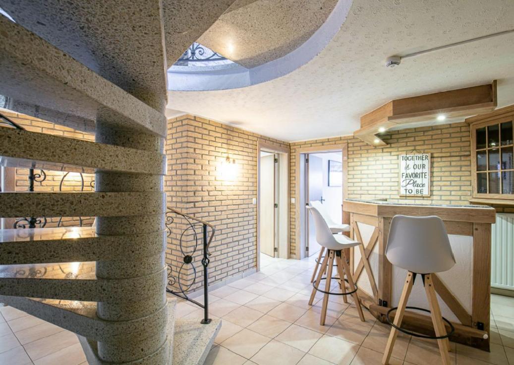 Luxueuse Et Spacieuse Villa Avec Sauna Et Piscine 马尔梅迪 外观 照片