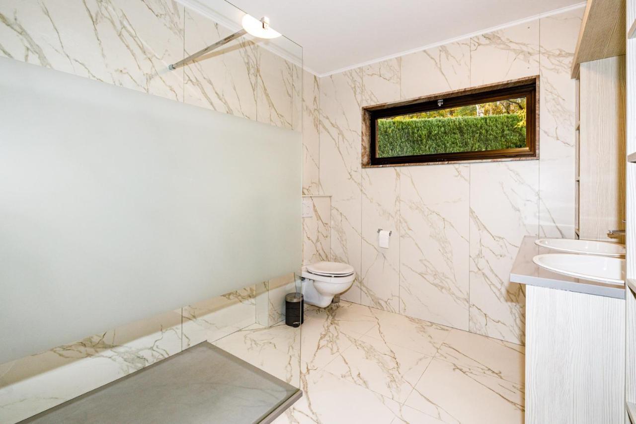 Luxueuse Et Spacieuse Villa Avec Sauna Et Piscine 马尔梅迪 外观 照片